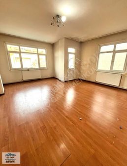 Kiralık Dudullu Merkezde Meydana Yakın Geniş Ferah Balkonlu 2+1