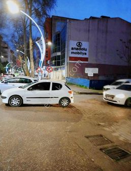 İzmit Merkezde Köşe Kiralık İşyeri