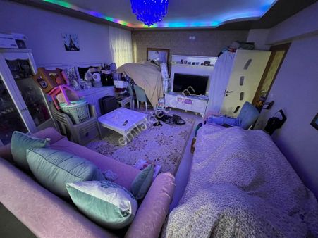 Okula Ulaşım Ayakın Katta Ebeyn Banyolu Lüx Yapılı 3+1 Daire