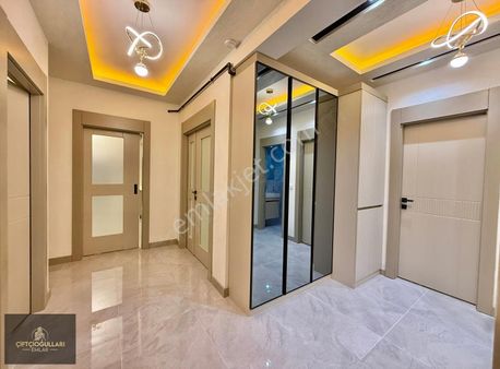 Çiftçioğullarından▃şehrin Kalbinde Sıfır E.banyolu Asansörlü 3+1