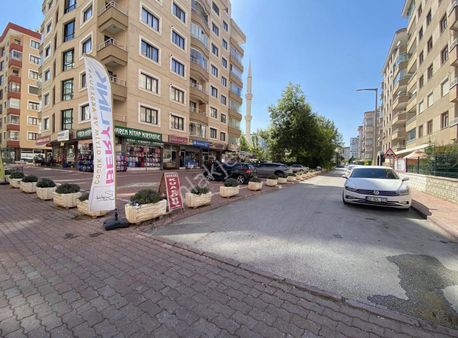 !yazır Mah Güzel Konumda 40binkiracılı Satılık 220m2 Dükkan!