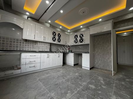 Burhan Kılınç’dan Acil Satılık 4+1 Sıfır Full Yapılı