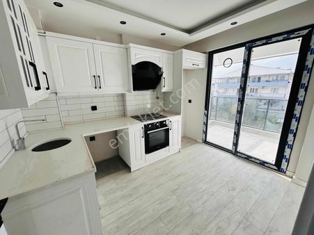 Emlak Center'dan Muradiye Mah Site İçinde Satılık 3+1