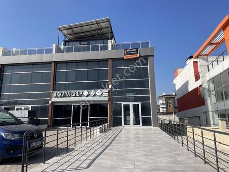 Cadde Üzeri Depolu Ve Bahçeli 3 Katlı Komple Dükkan