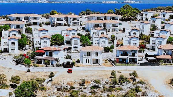 Muğla Milas Bozbük'te Denize Sıfır Satılık Tam Müstakil Villa