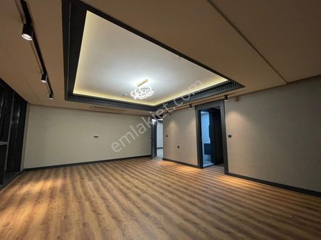 Ay Yapı Business- Forum Karşısında Satılık 2+1 Ofis