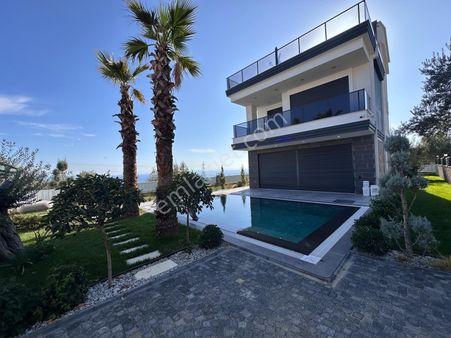 ▀▄mera Emlaktan Altınolukta 5+2 Müstakil Havuzlu Ultralüx Villa
