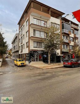 Çınar Emlak'tan Eşyalı-teraslı Kiralık Daire