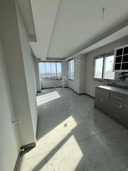 Oamangazi’de 4+1 Geniş Oturum Satılık Daire