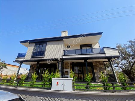 Eu Gayrimenkulden Balıkesir Edremit Gürede Denize Yakın 5+1 Villa