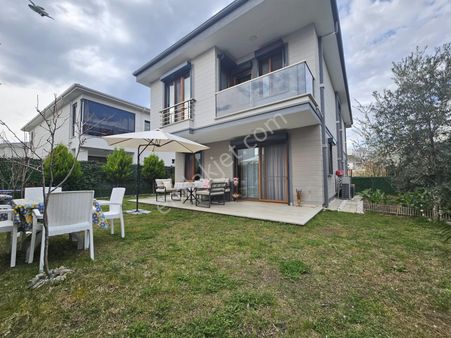 Eu Gayrimenkulden Balıkesir Edremit Gürede Denize Yakın Isı Pompalı 3+1 Villa
