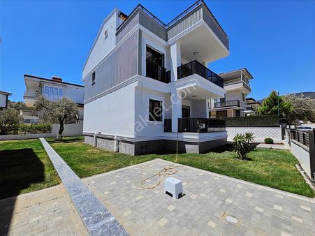 Eu Gayrimenkulden Balıkesir Edremit Gürede Deniz Manzaralı Geniş 5+1 Villa