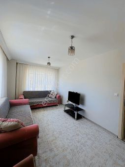 2+1 Ayarında Büyük Ayrı Mutfaklı 1+1 Ful Eşyalı Kiralık Daire