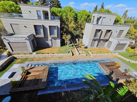 Eu Gayrimenkulden Balıkesir Edremit Gürede Havuzlu Tek Müstakil 3+1 Lüx Villa