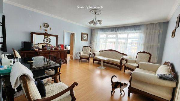 Güler^den Ucuzz Özevlerde Metro Dibi 5.kat 3+1 Cadde Üstü 110m2