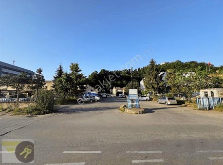*of Gayrimenkul* Tek Satılık Dükkan Sanayide Köşe Başı 300m2