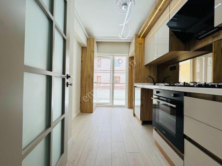 Nam-ak Emlak'tan İçi Full Yapılı Masrafsız Katta 3+1 Daire