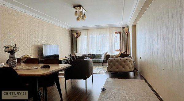 Century 21'den Öveçler 4. Cadde'ye 200 Mt Bakımlı 4+1