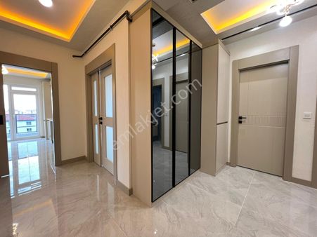 Engin Emlak'tan E.banyo'lu Asansör'lü Mükemmel Konumda 3+1 Daire