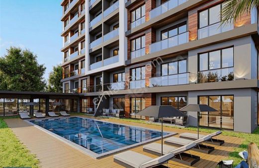 Hürriyet Mahallesinde Sıfır Havuzlu Sitede Lux Daire