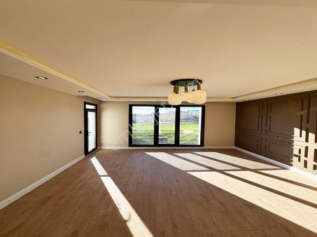 Vira Yapı'dan Yaşam Vadisi Manzaralı Balkonlu Dekorlu Daire !