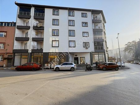 Balnova'dan Başçeşme Mezarlığı Karşısında Kiralık İş Yeri