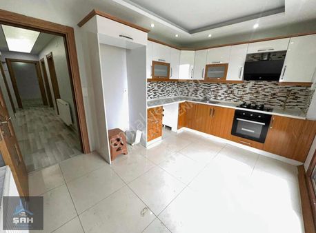 Şah'tan Haskent Sitesinde 3+1 Doğalgazlı Kiralık Daire