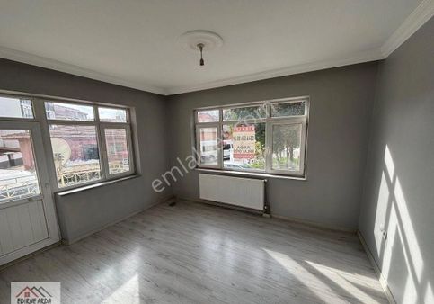 Arda Emlak Ofisisi’nde Eski İstanbul Caddesi Yakını Bakımlı Balkonlu Daire