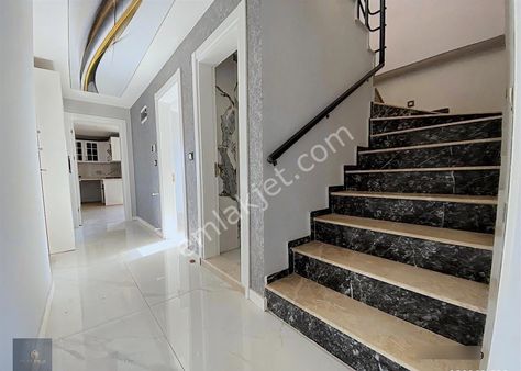 Mera Emlak & Altınkumda Teraslı Manzaralı 3+1 180m2 Dublex Daire