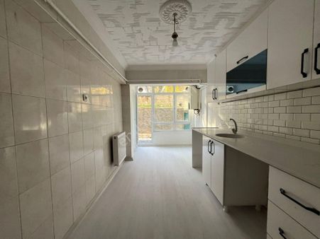 Saimekadın'da Merkezi Konum'da Yapılı 3+1 Satılık Daire !!!