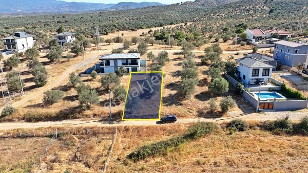 Burhaniye Pelitköy'de 342 M2 Satılık Villa Arsası