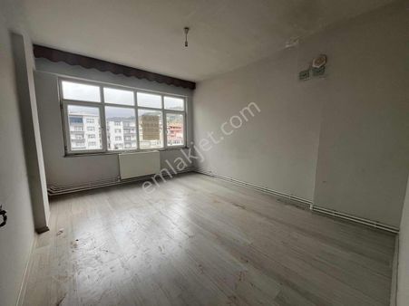 Merkezde Kiralık 3+1 Doğalgazlı Daire