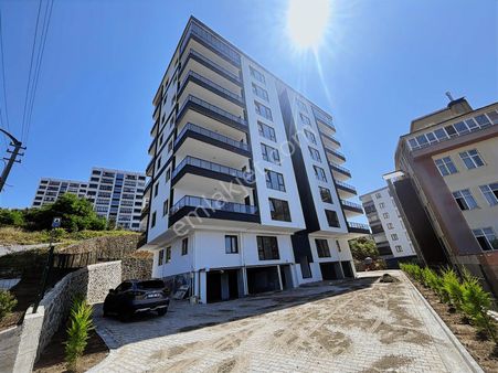 Yalıncakda Deniz Manzaralı Kiralık 3+1 Doğalgazlı Daire