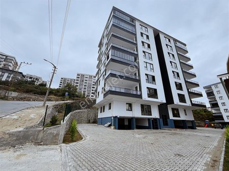 Bilkent Sitesinde 3 Cepheli Doğalgazlı Deniz Manzaralı 3+1 Daire