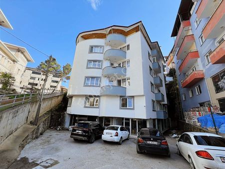 Arsin Merkezde Satılık 3+1 Doğalgazlı Teras Daire