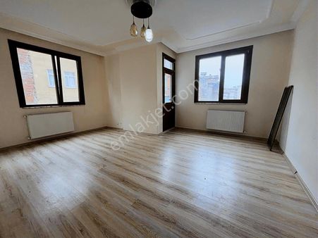 Merkez'de Kiralık 3+1 Doğalgazlı Daire