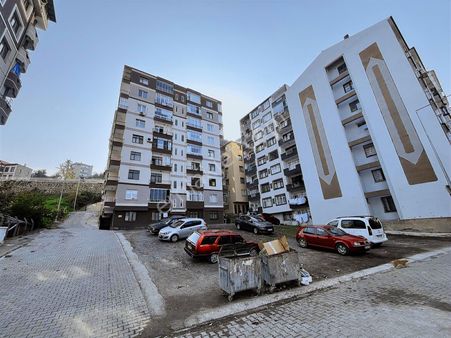 Orta Mahallede Satılık 2+1 Kilerli Doğalgaz Kapıda Daire