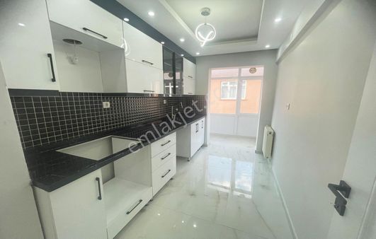 Şenlik'de Ultra Lüx Yapılı Metro Yakını 3+1 Satılık Daire!