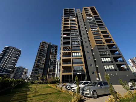 Remax Toros'tan Mezitli'de Havuzlu Site İçerisinde Satılık 4+1