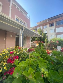 Satılık Daire Fiyatına Ayvalık Sarmısaklı Küçükköy Mah. Denize, Sahile 300 Metrede Trıpleks