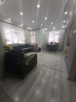 Bahçelievler Soğanlı Merkez Cami Yakını 2007 Yapımı 5+1 200m2 Süper Dubleks Daire