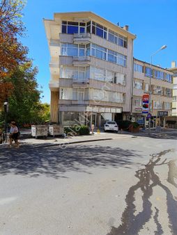 Remax Elma'dan Esat Caddesi'nde Kiralık Dükkan