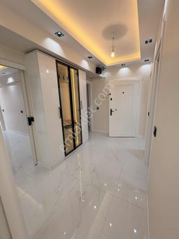 Finike Sokakta Oturuma Hazır Yenilenmiş Konut.