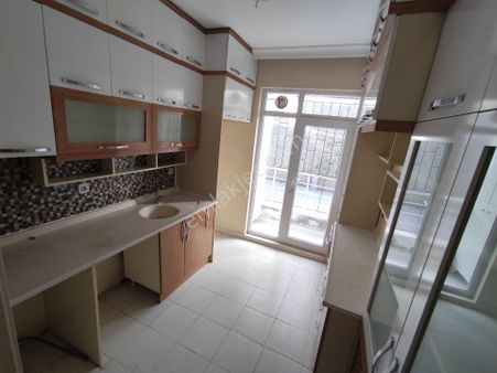 Beşikkaya Mahallesi 1+1 Giriş Kat Altınköy Parkı Yakını Asansörlü