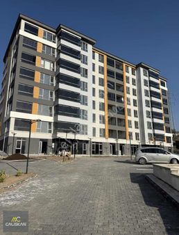 Güneşli'de Sıfır Lüks Site İçerisinde Arakat Satılık 3+1 Daire