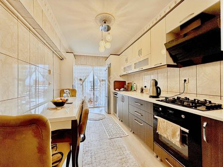 Çetin Emlak' Yeni Binada Asansörlü Çift Banyolu 4+1 3.kat Daire