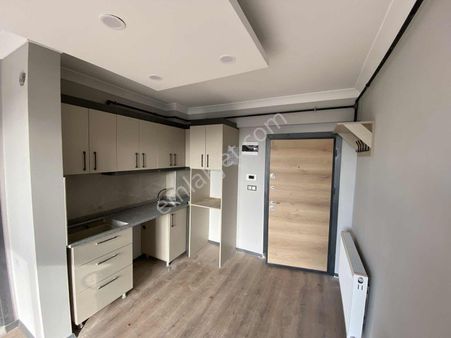 Rumeli Mahallesinde Havuzlu Site İçi 1+1 Satılık Daire