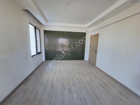 Mehmetoğlu Gayrimenkulden Havuzlarda Sıfır 2+1 Satılık Daire