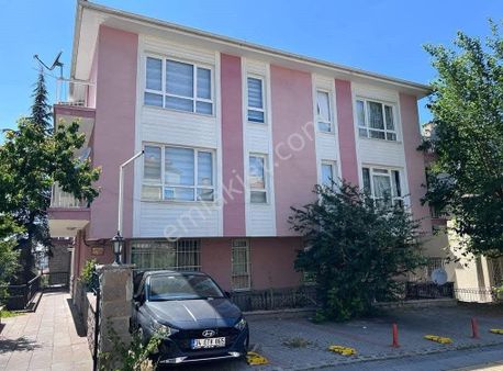 Atanora Vadi'den Öveçlerde Giriş Kat 3 Cepheli 2 Balkonlu Yapılı Kombili 2+1