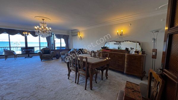 Güzelyalı Sahilde,kesintisiz Deniz Manzaralı Yalı Dairesi